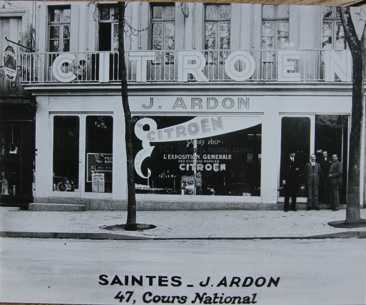 Un mois, un garage Citroën, Saintes, par le Dr Danche